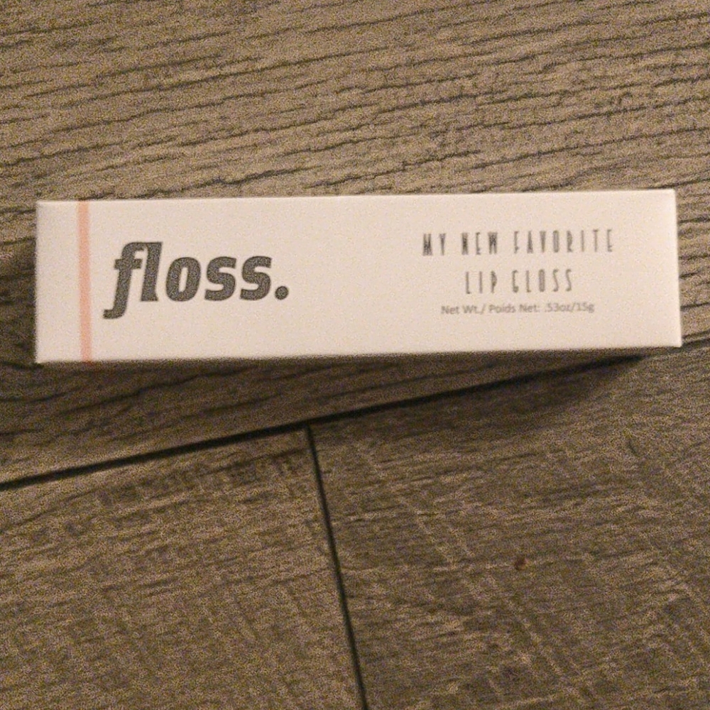 Floss my new favorite lipgloss in LAX brand new
